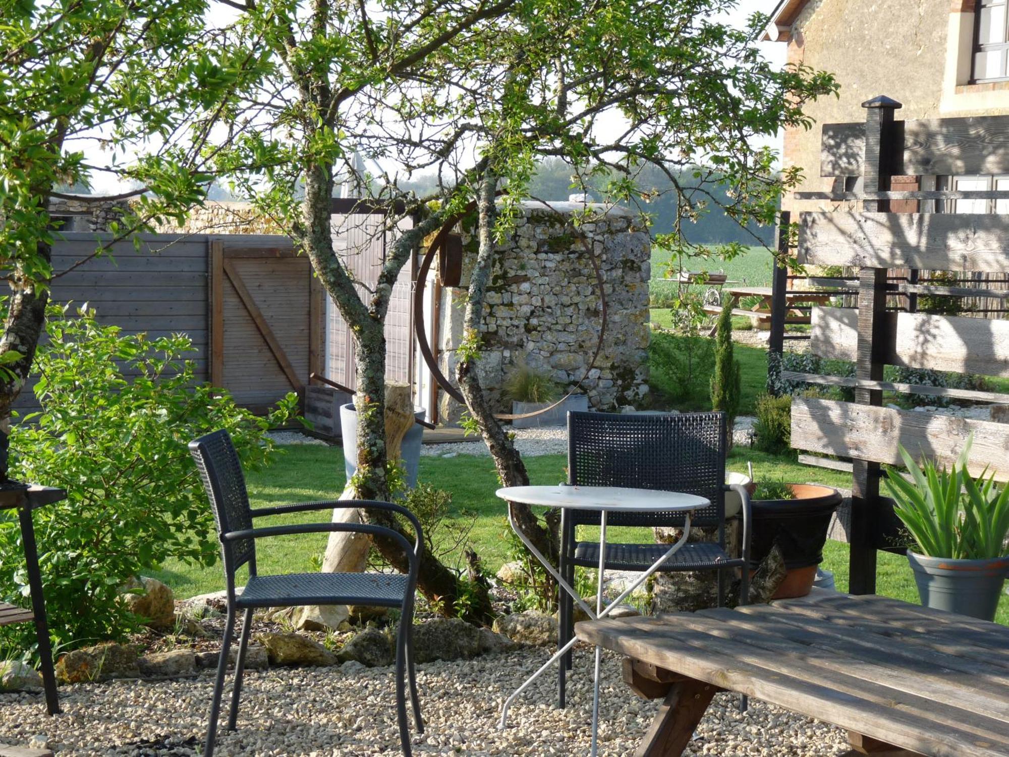Bed and Breakfast La Ligne Angles-sur-lʼAnglin Exterior foto